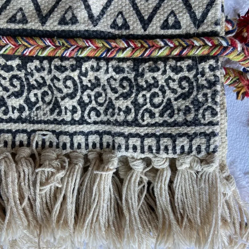 AM HOME TEXTILES Handcrafted Artisan Throw Rug Multi-Color Sz 27x42 Aztec Style